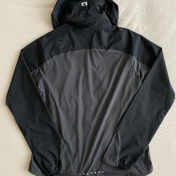 Nike Shield Rain/Windbreaker Jacket - Picture 2 of 5